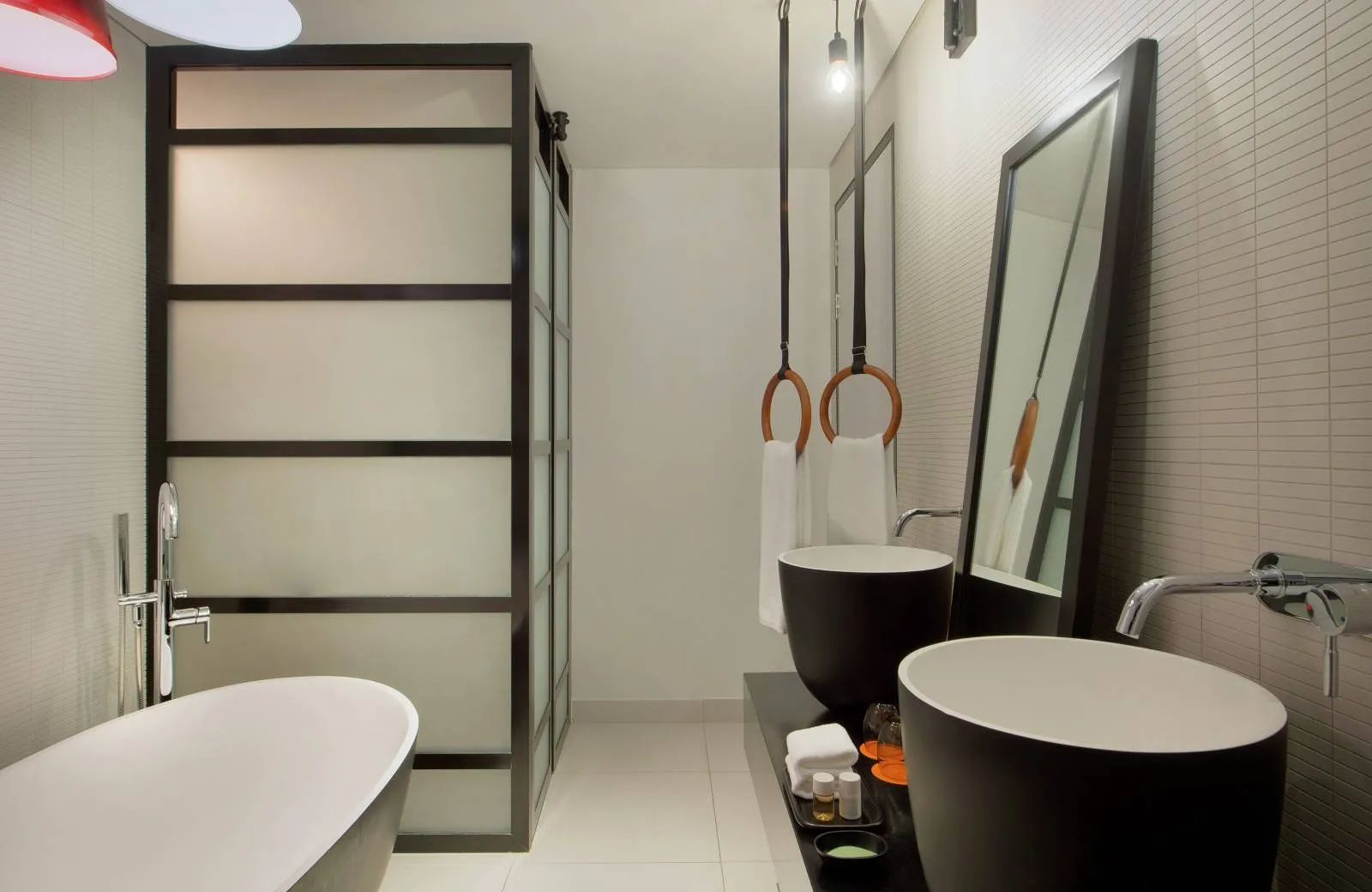 Canopy by Hilton Dubai Al Seef 4*