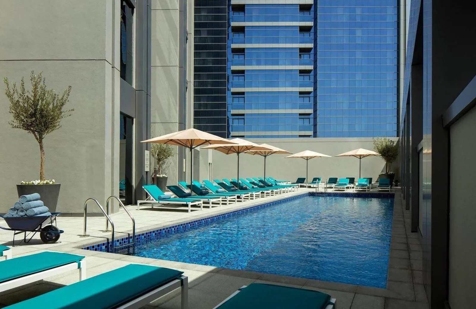 Rove Dubai Marina 3*