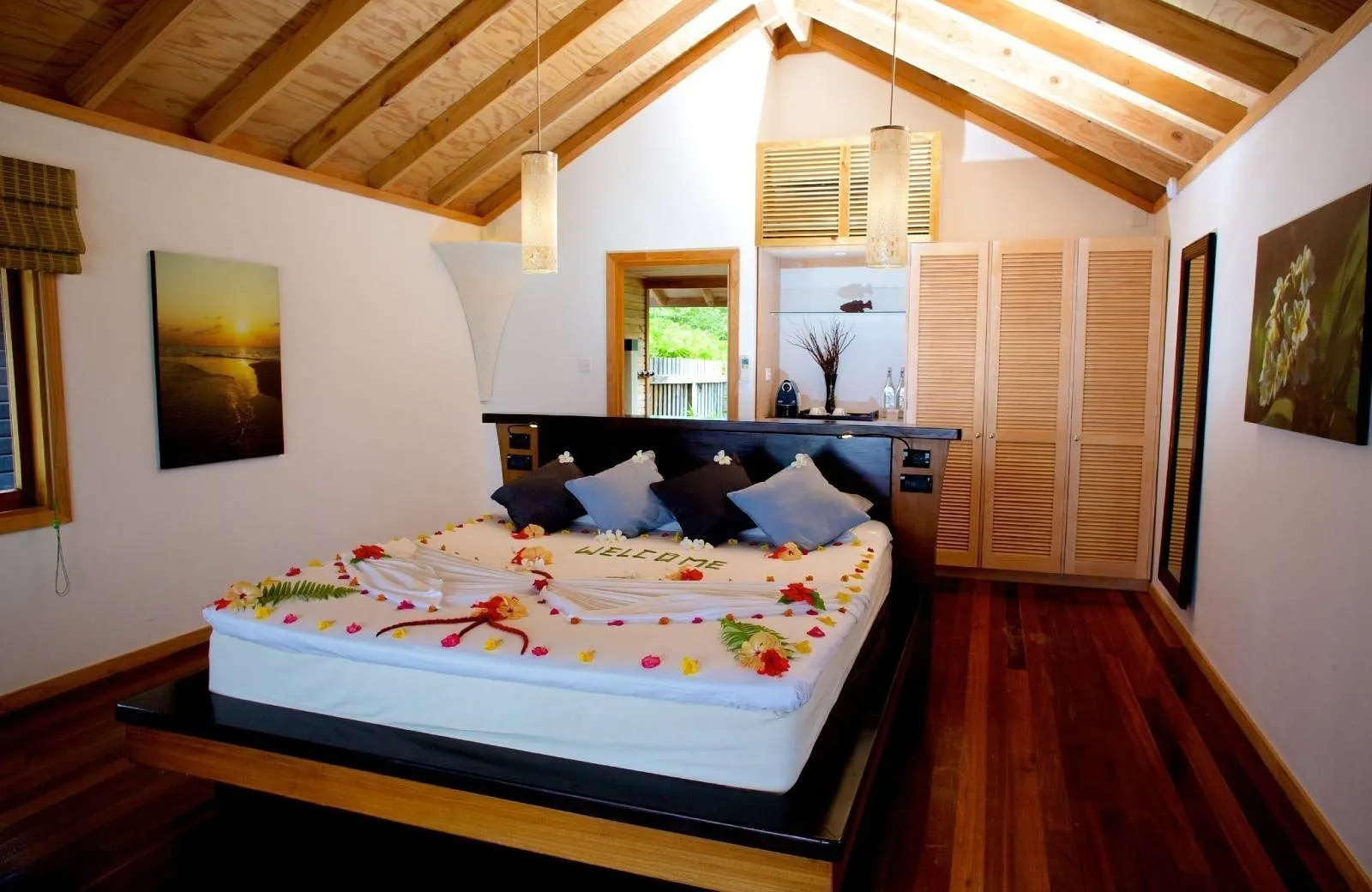 Kuredu Island Resort & Spa 4*