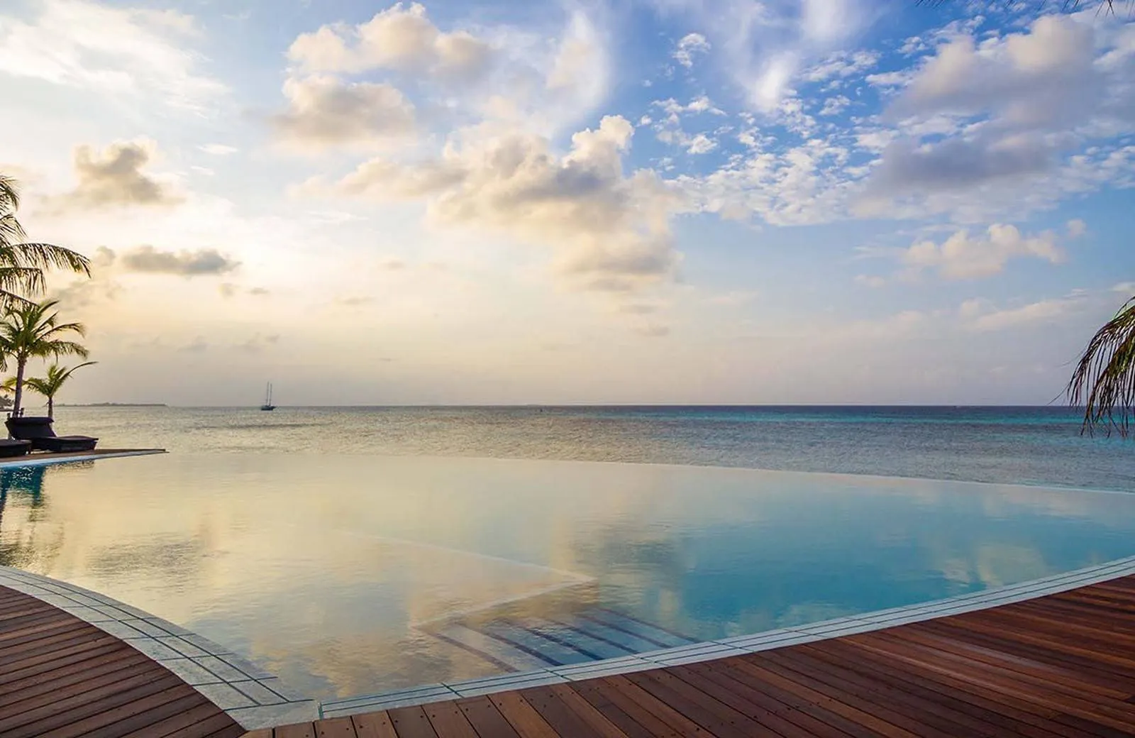 Kuredu Island Resort & Spa 4*