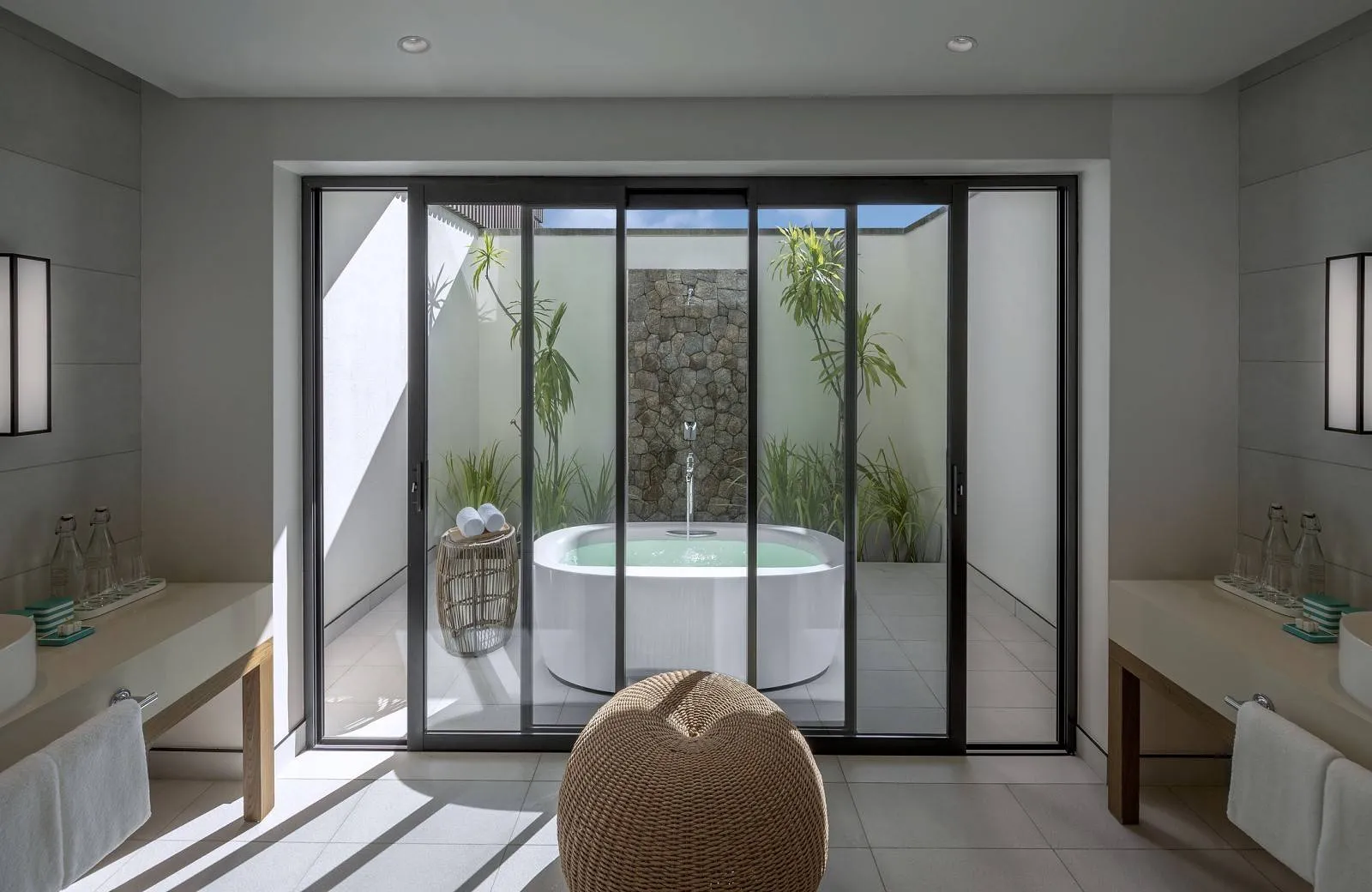 Avani+ Barbarons Seychelles 4*