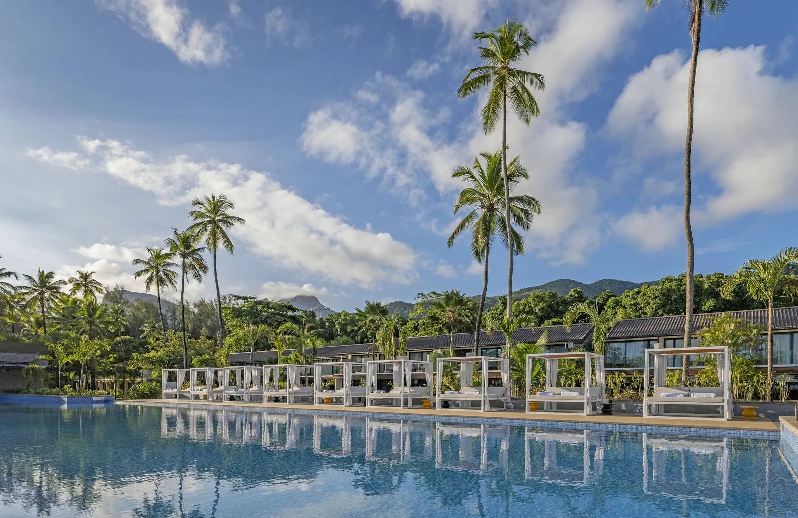 Avani+ Barbarons Seychelles 4*