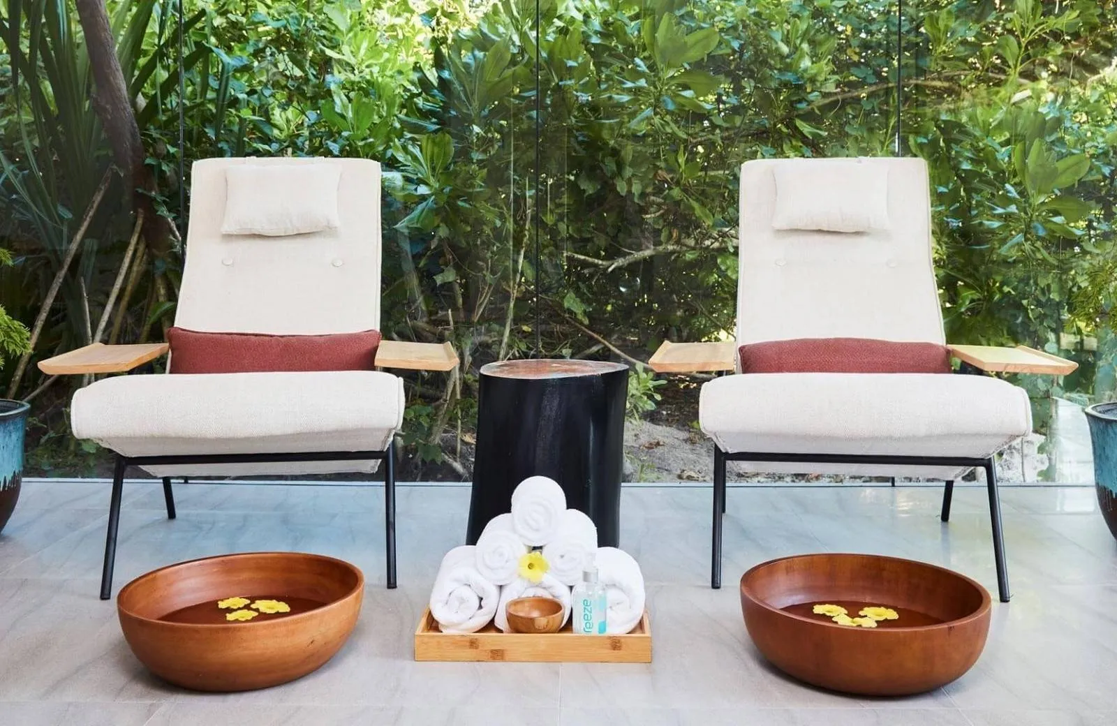 NH Collection Maldives Havodda Resort 5*