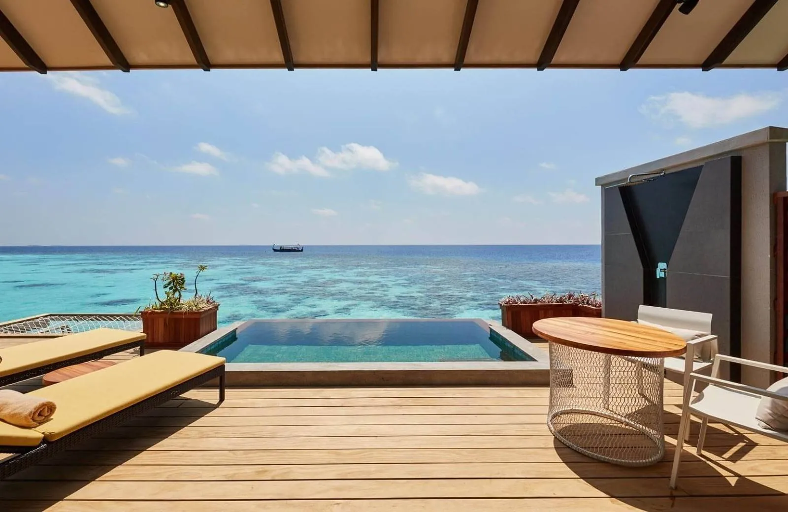 NH Collection Maldives Havodda Resort 5*