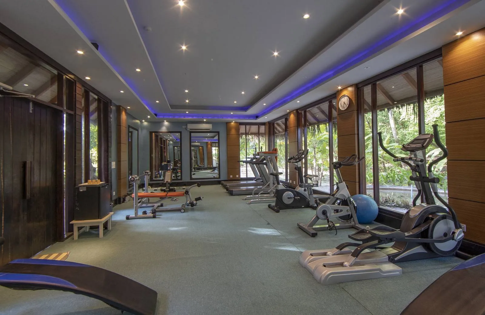 Furaveri Island Resort & Spa 5*