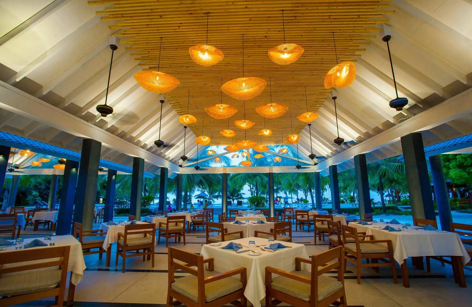 Furaveri Island Resort & Spa 5*