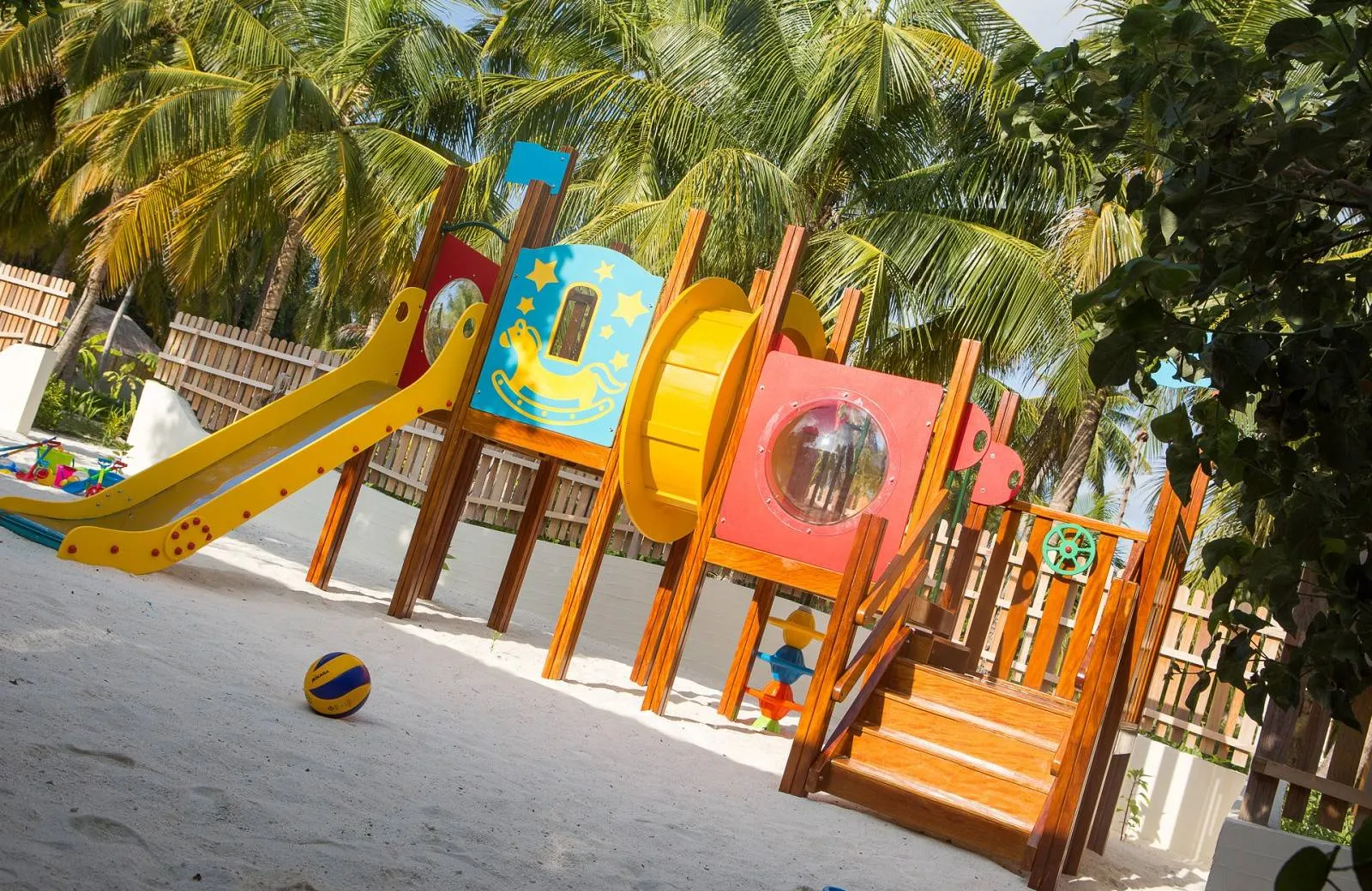 Furaveri Island Resort & Spa 5*