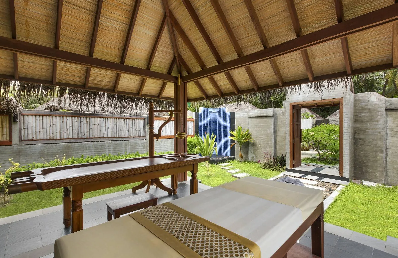 Furaveri Island Resort & Spa 5*