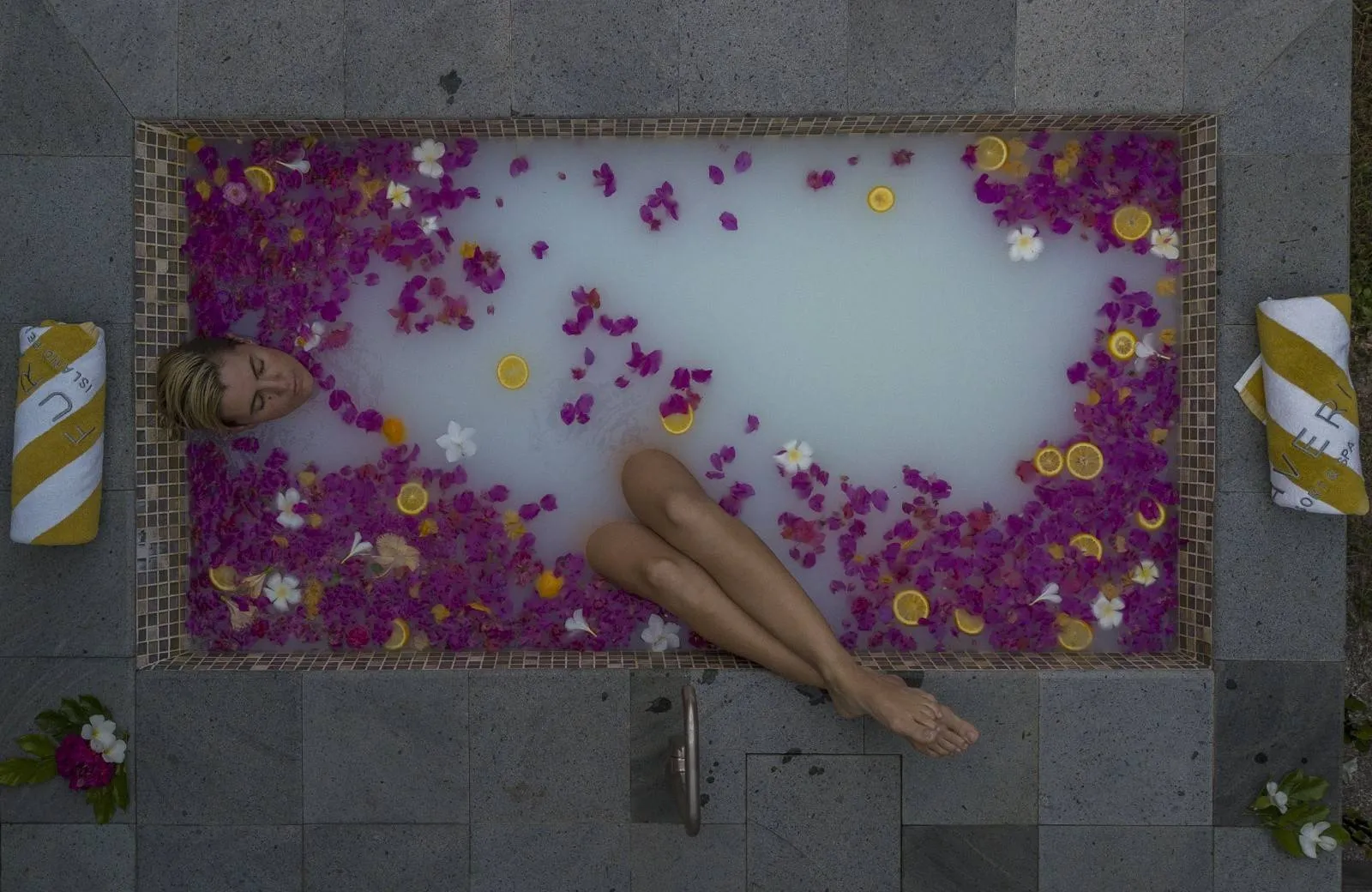 Furaveri Island Resort & Spa 5*