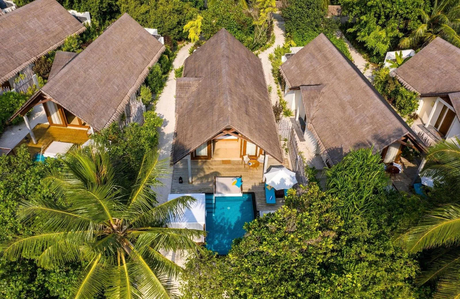 Furaveri Island Resort & Spa 5*