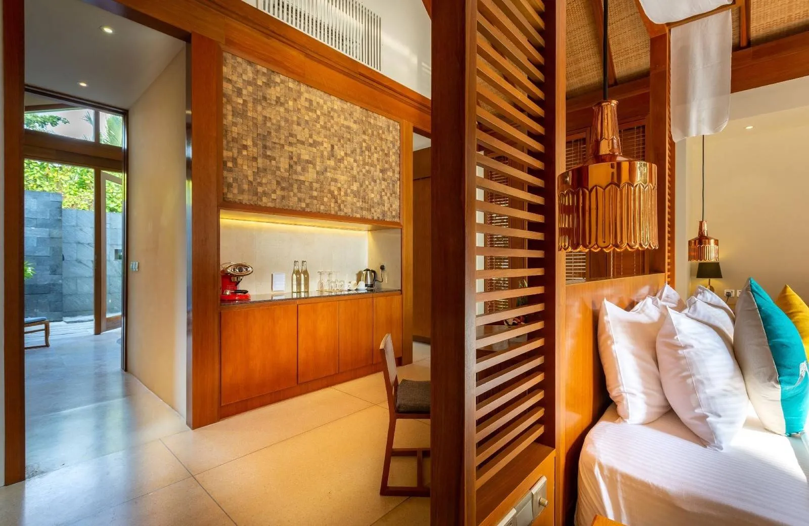 Furaveri Island Resort & Spa 5*