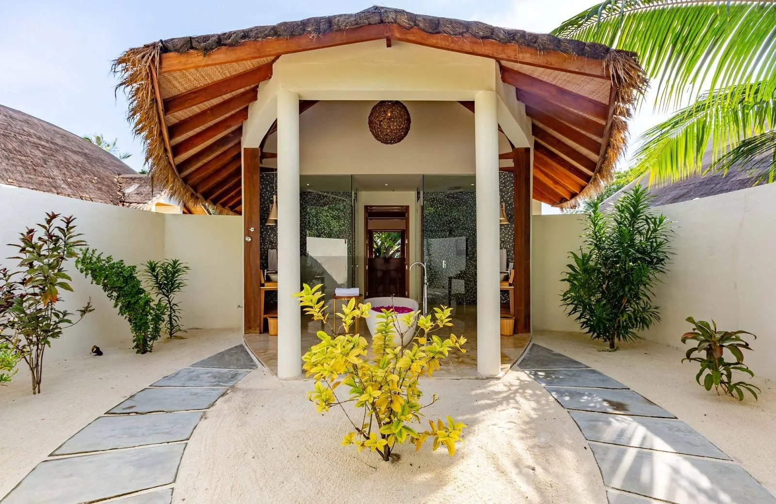 Furaveri Island Resort & Spa 5*