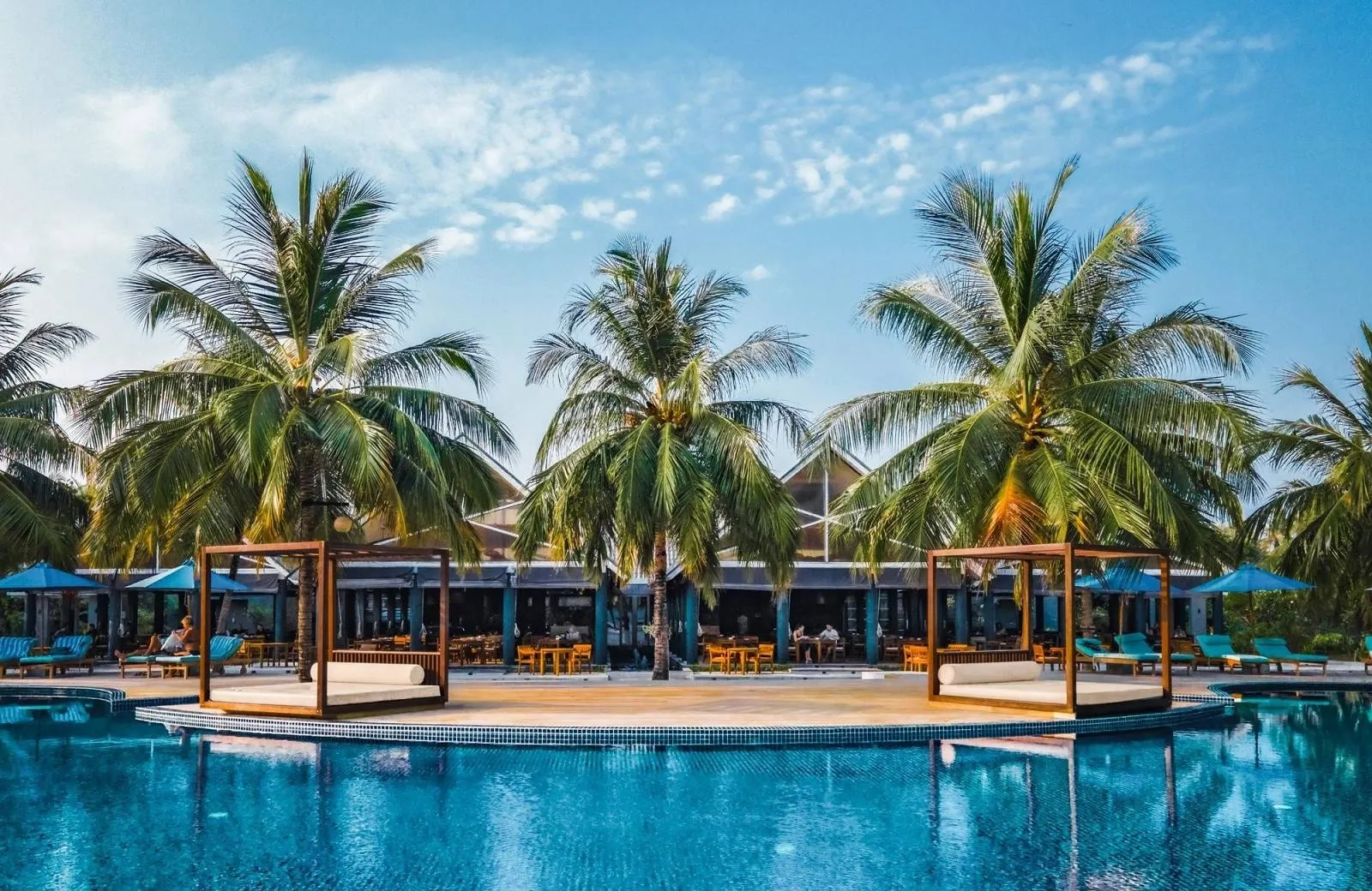 Furaveri Island Resort & Spa 5*