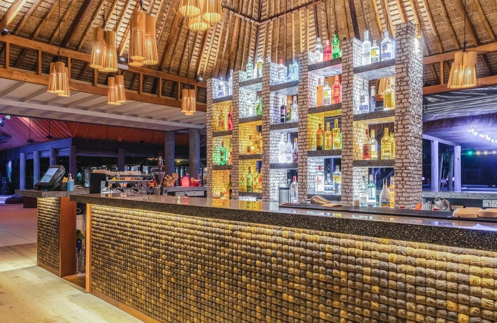 Furaveri Island Resort & Spa 5*