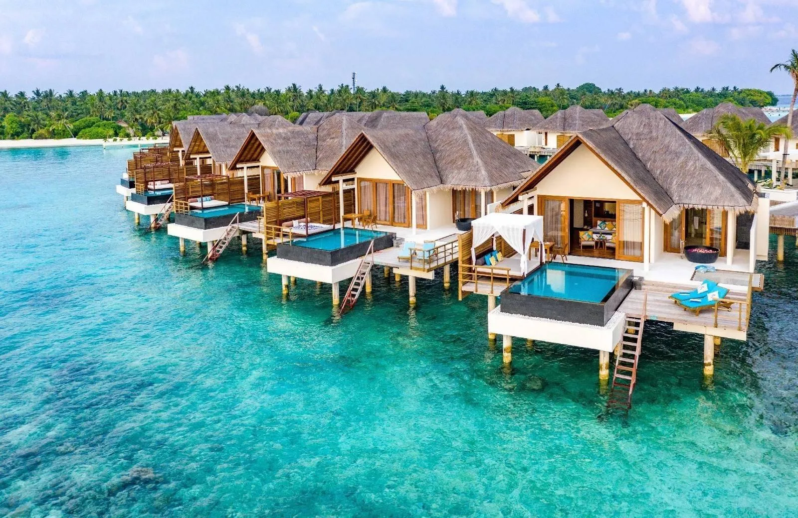 Furaveri Island Resort & Spa 5*