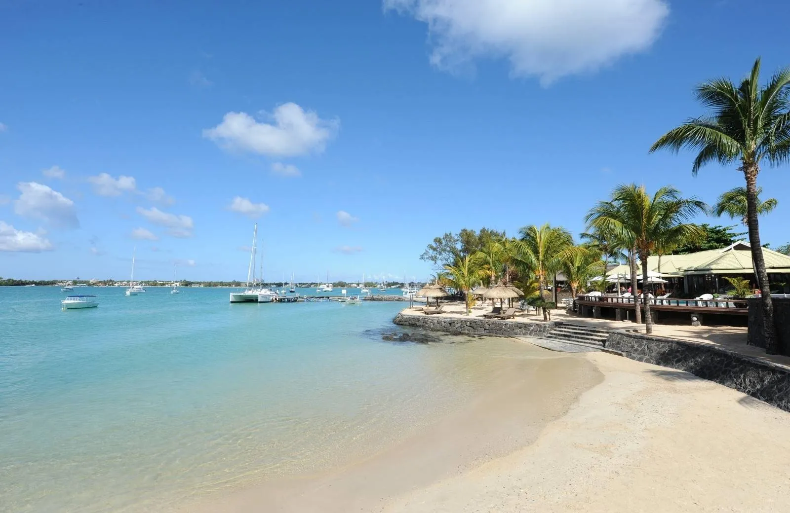 Veranda Grand Baie Hotel & Spa 4*