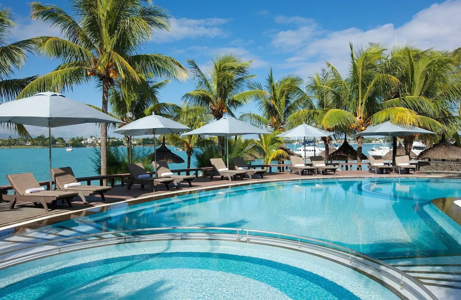 Veranda Grand Baie Hotel & Spa 4*