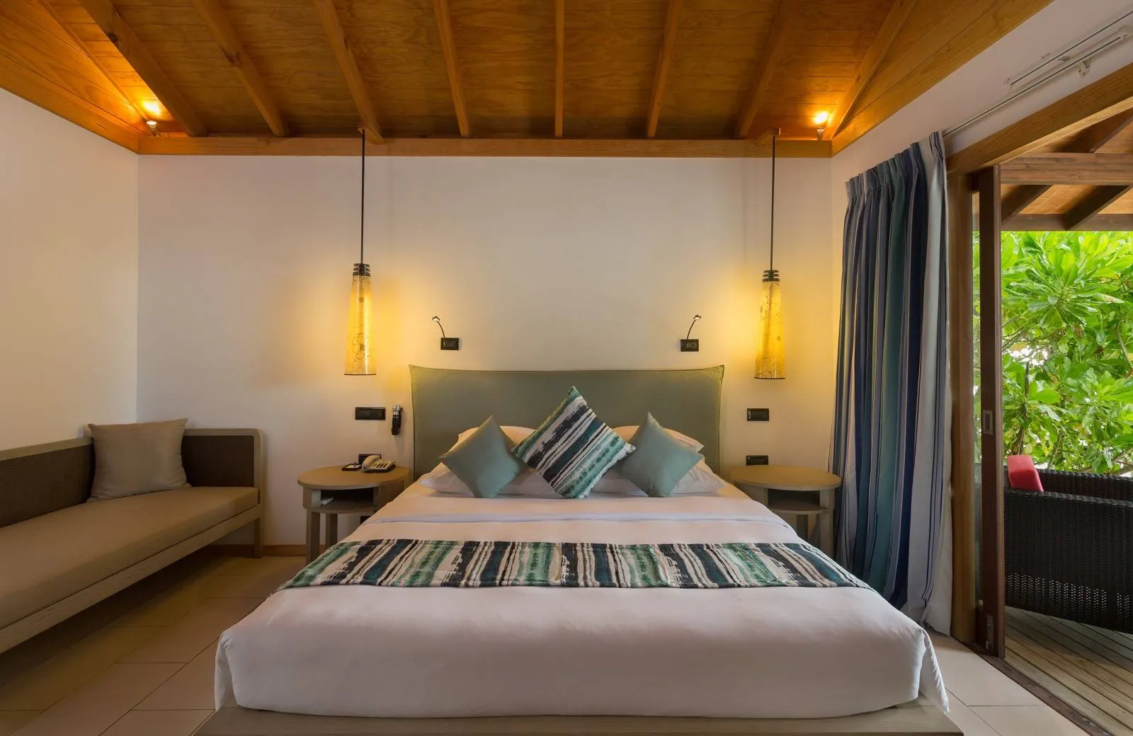 Vilamendhoo Island Resort & Spa 4*