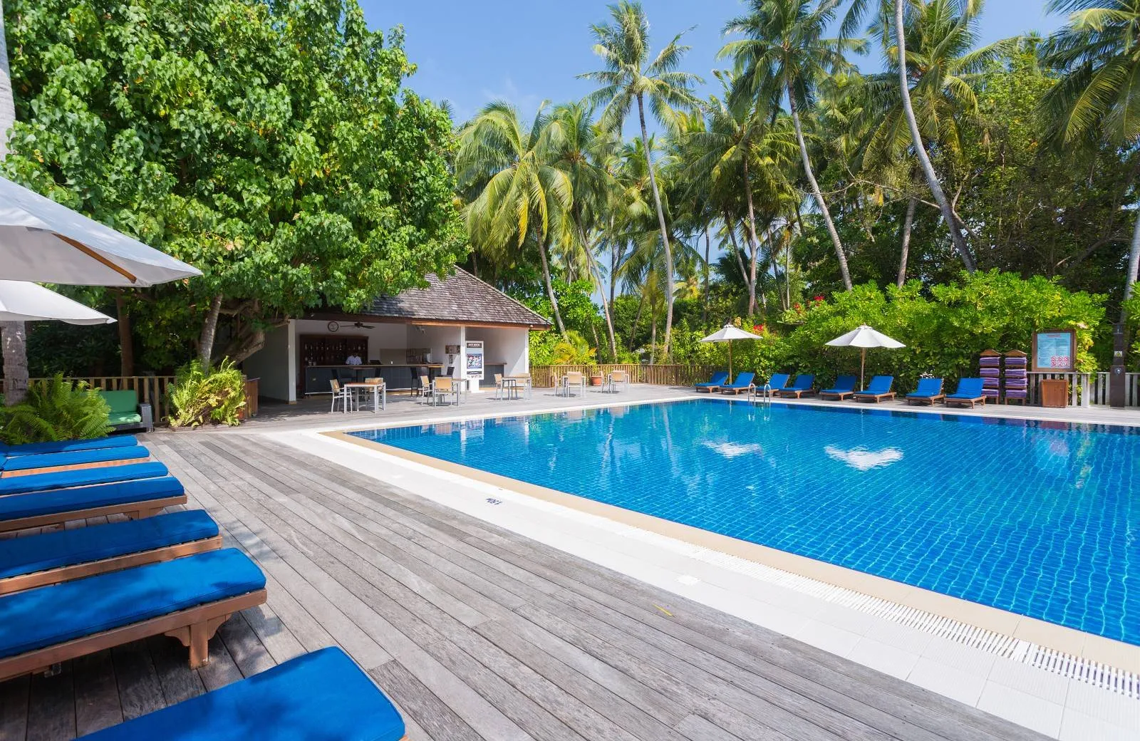 Vilamendhoo Island Resort & Spa 4*