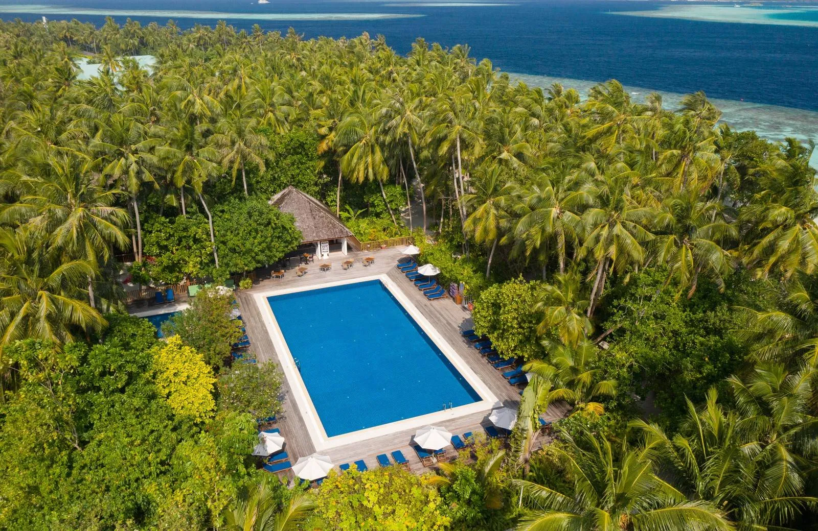 Vilamendhoo Island Resort & Spa 4*