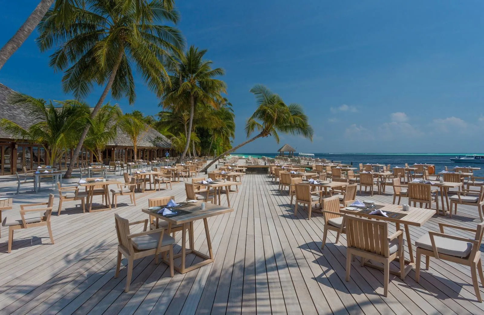 Vilamendhoo Island Resort & Spa 4*