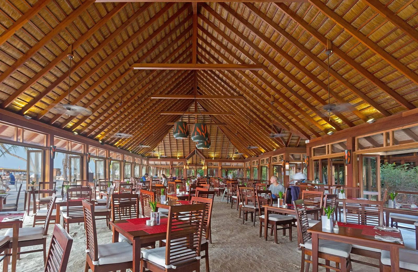 Vilamendhoo Island Resort & Spa 4*