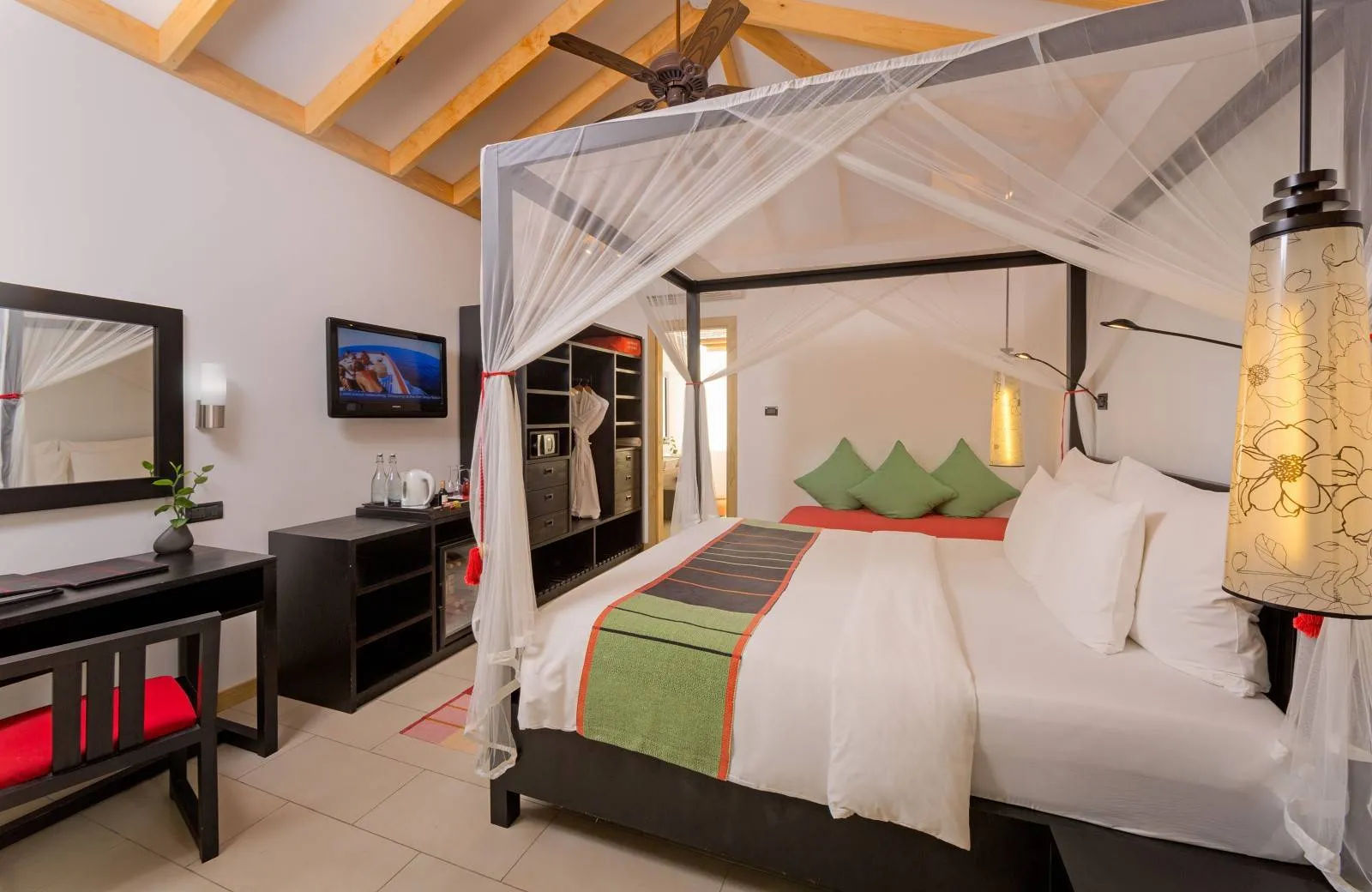Vilamendhoo Island Resort & Spa 4*