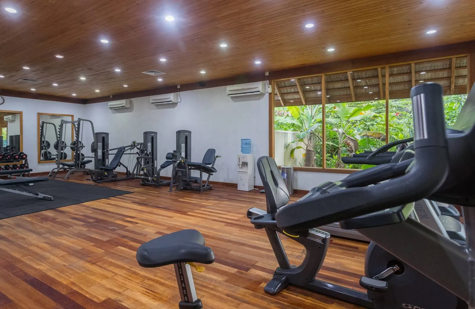 Vilamendhoo Island Resort & Spa 4*