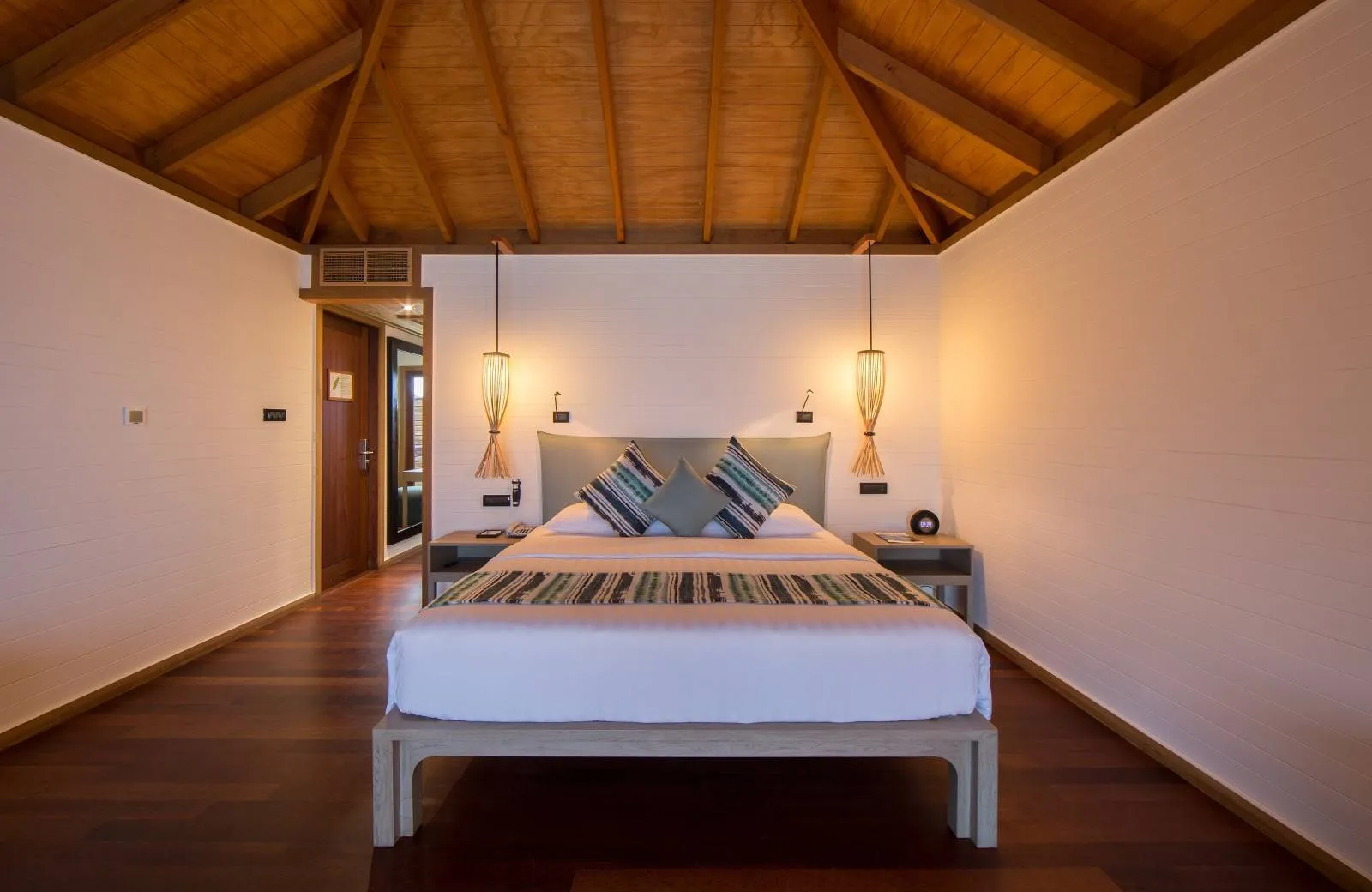 Vilamendhoo Island Resort & Spa 4*