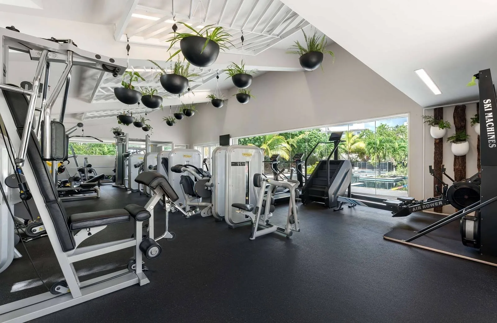 Radisson Blu Azuri Resort & Spa 4*