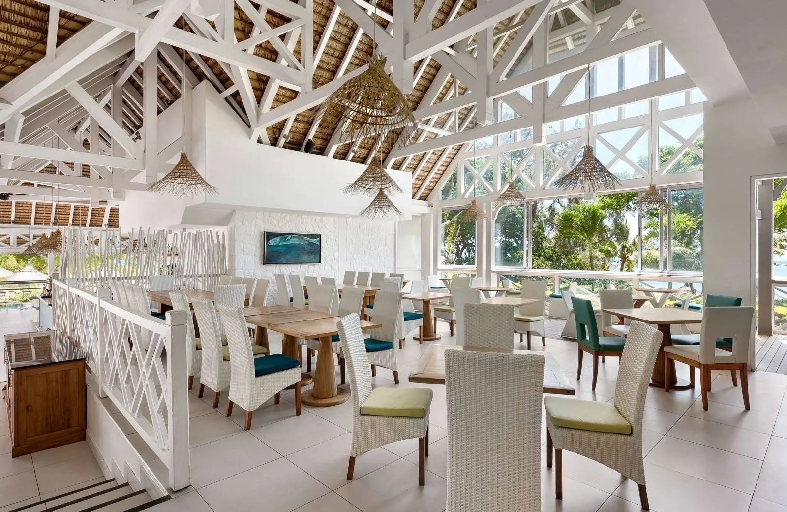 Radisson Blu Azuri Resort & Spa 4*