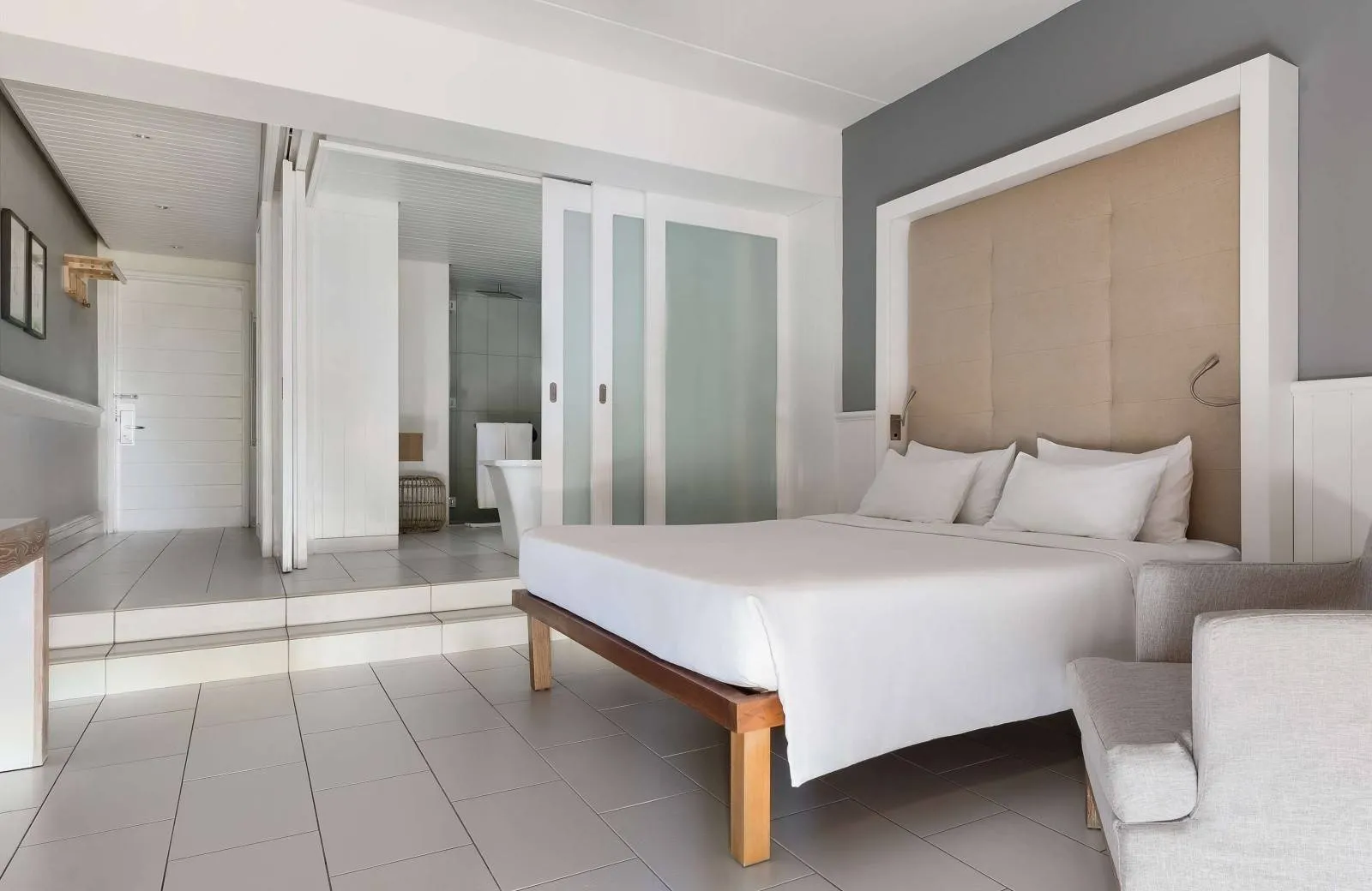 Radisson Blu Azuri Resort & Spa 4*