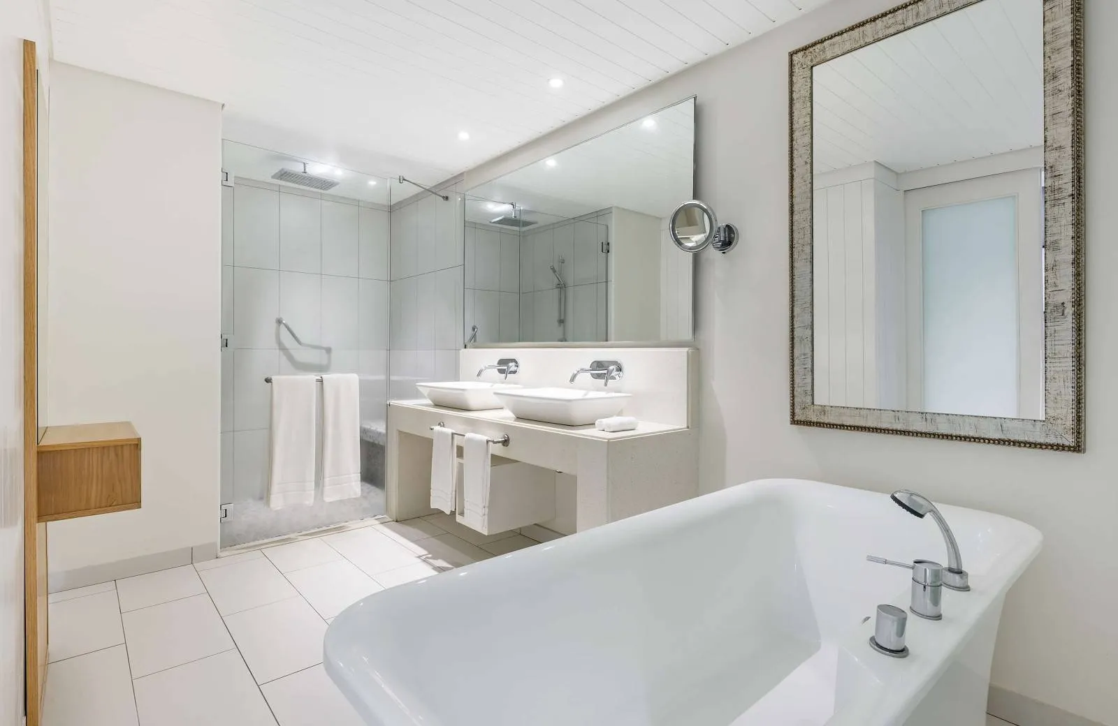 Radisson Blu Azuri Resort & Spa 4*