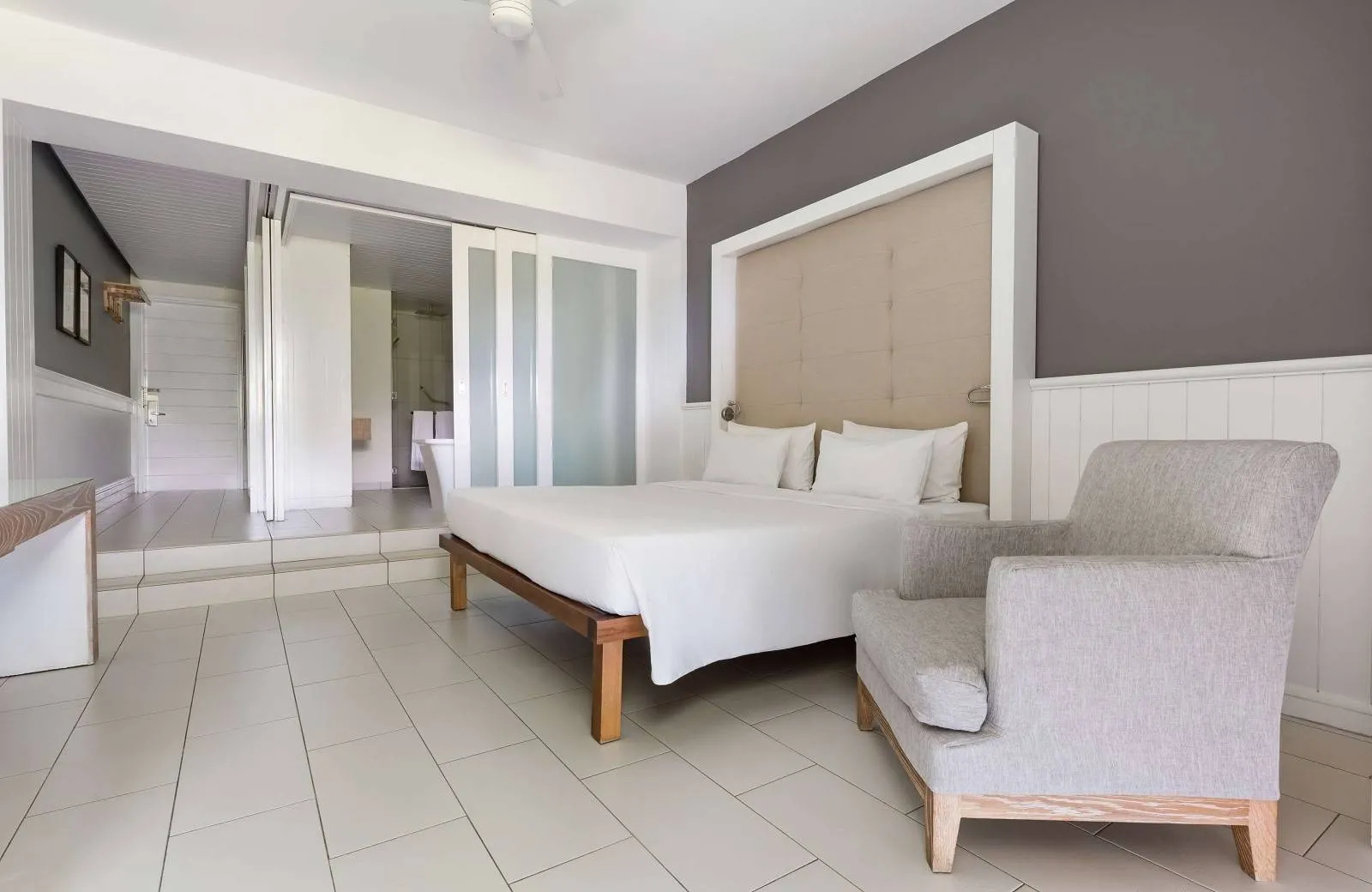 Radisson Blu Azuri Resort & Spa 4*