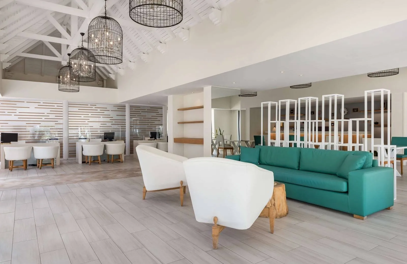 Radisson Blu Azuri Resort & Spa 4*