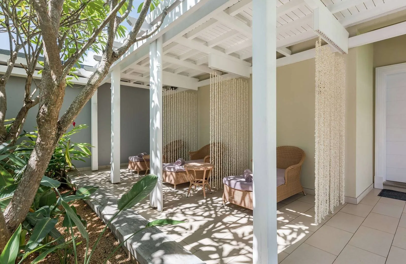 Radisson Blu Azuri Resort & Spa 4*