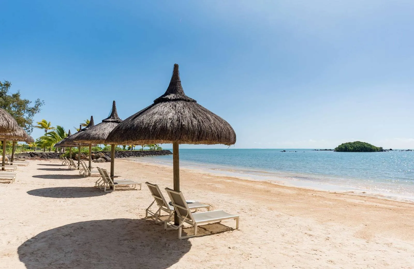 Radisson Blu Azuri Resort & Spa 4*