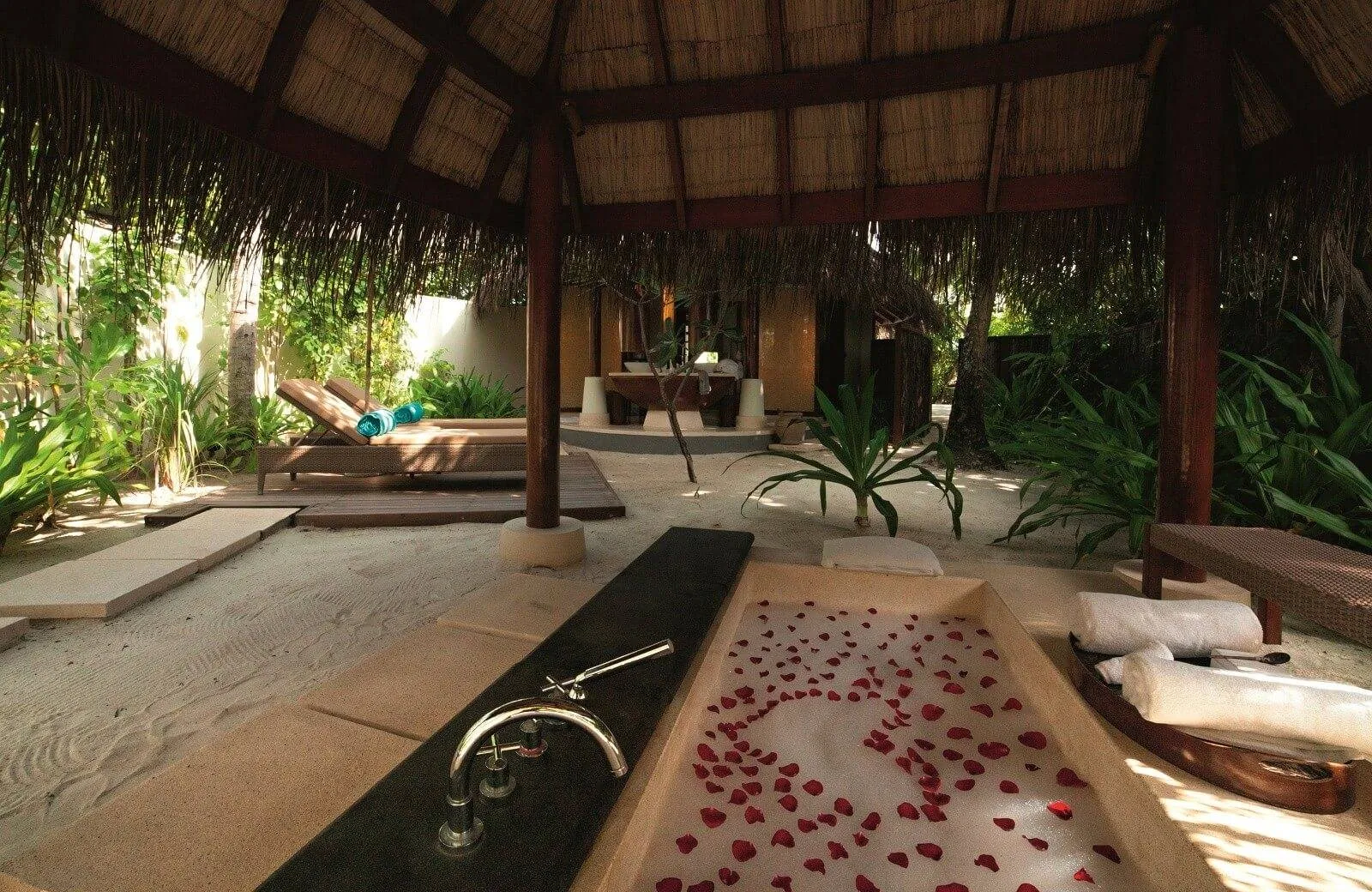 Constance Halaveli Maldives 5*