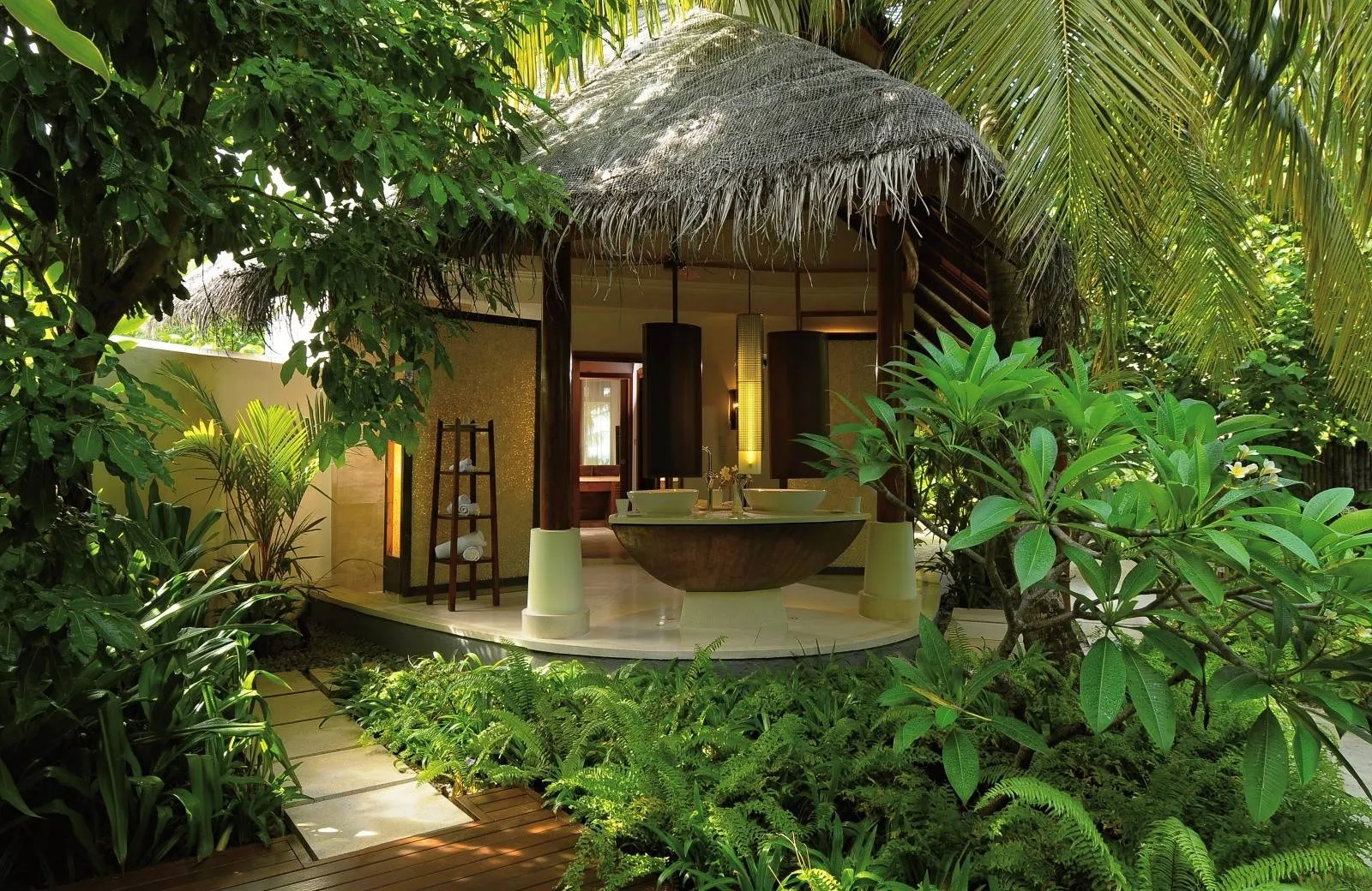 Constance Halaveli Maldives 5*