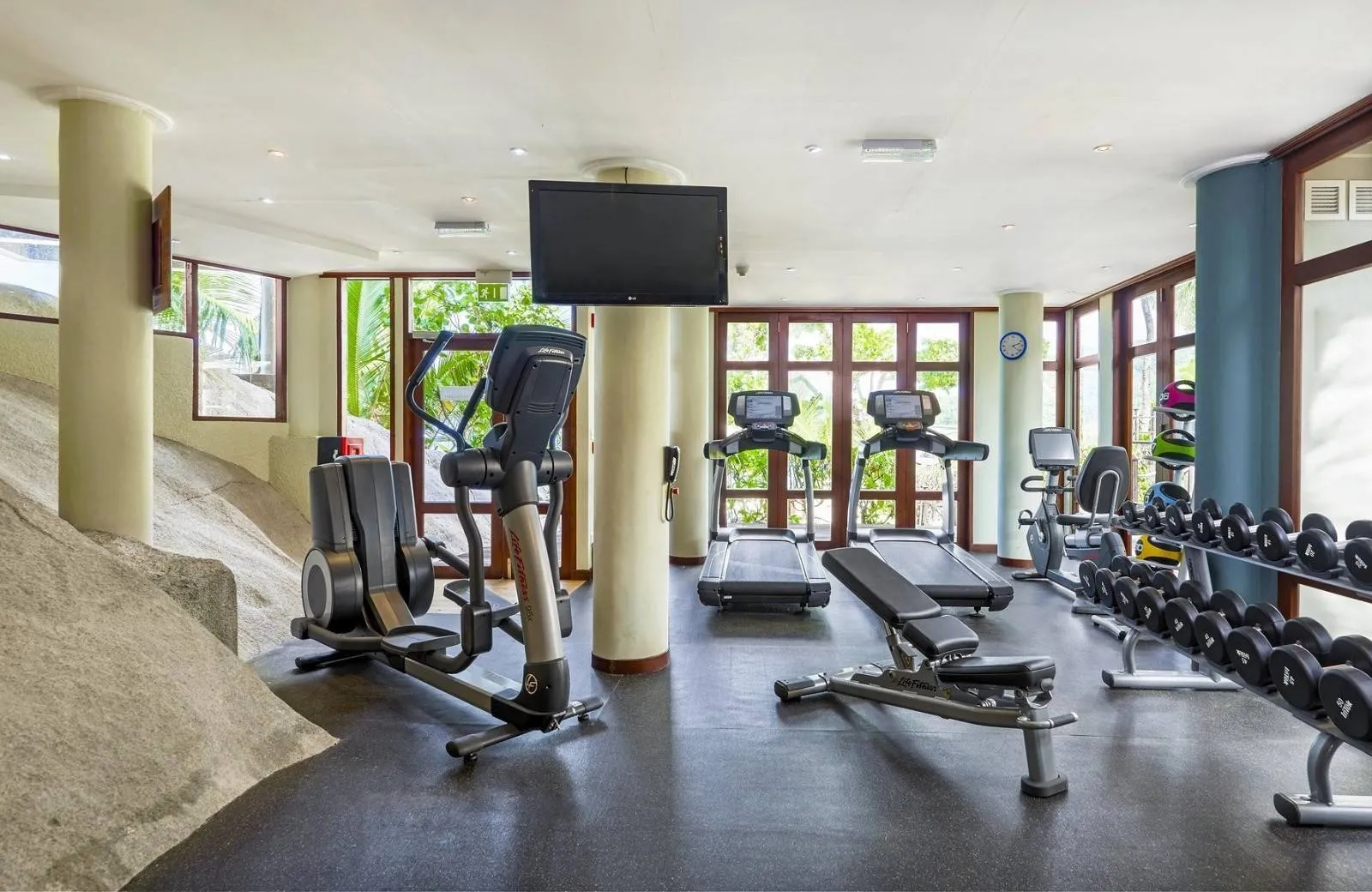 DoubleTree by Hilton Seychelles - Allamanda Resort & Spa 4*