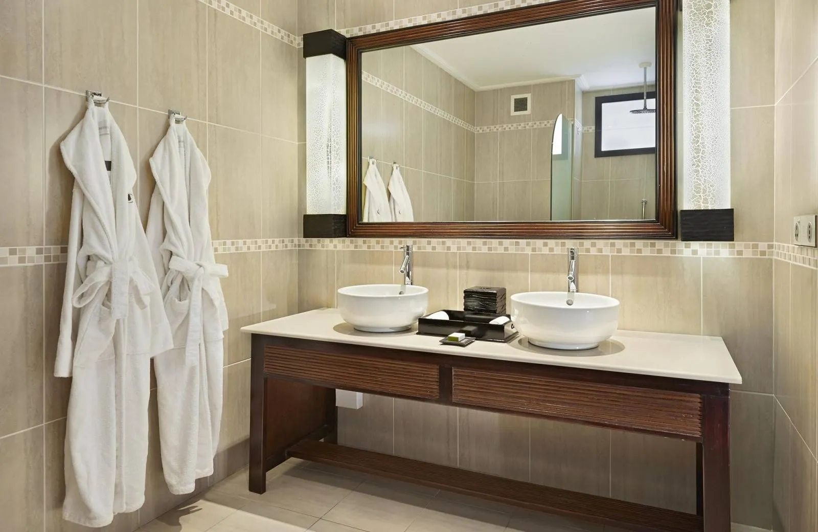 DoubleTree by Hilton Seychelles - Allamanda Resort & Spa 4*