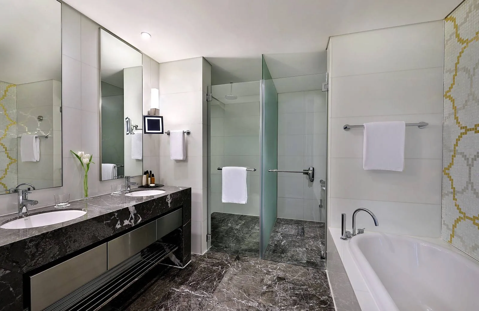 Conrad Abu Dhabi Etihad Towers 5*