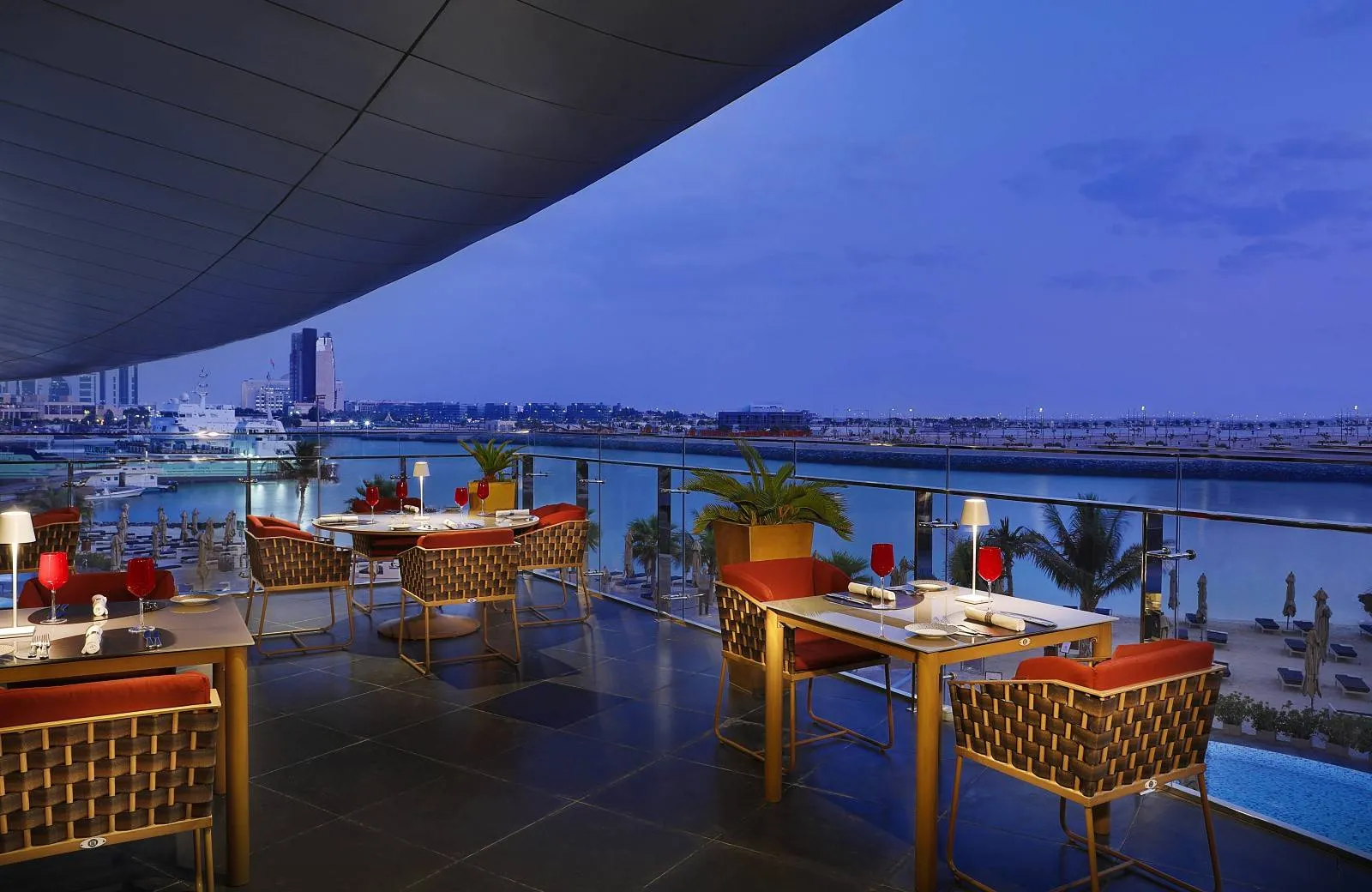 Conrad Abu Dhabi Etihad Towers 5*