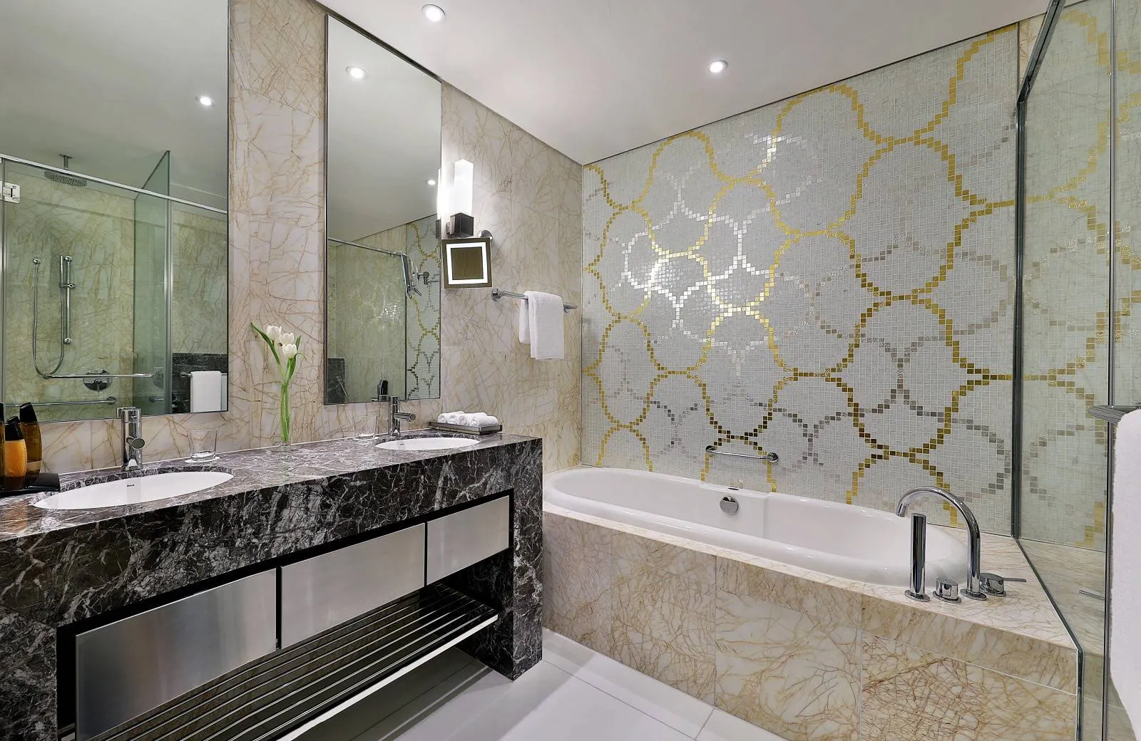 Conrad Abu Dhabi Etihad Towers 5*