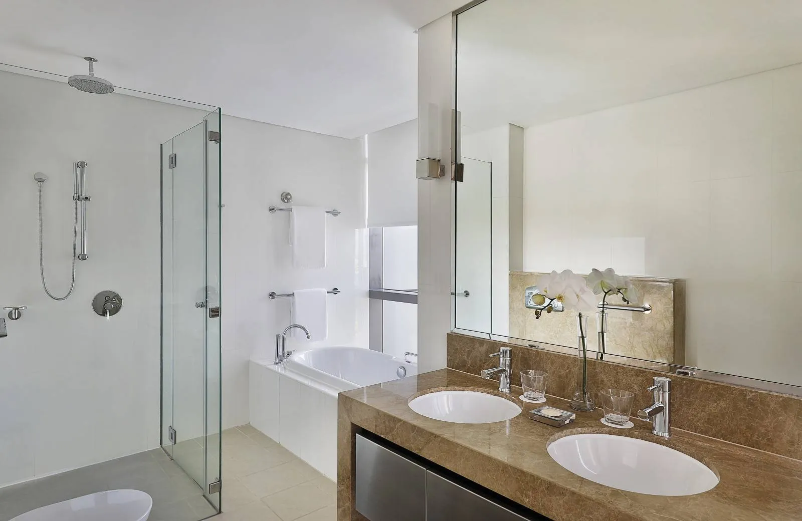 Conrad Abu Dhabi Etihad Towers 5*