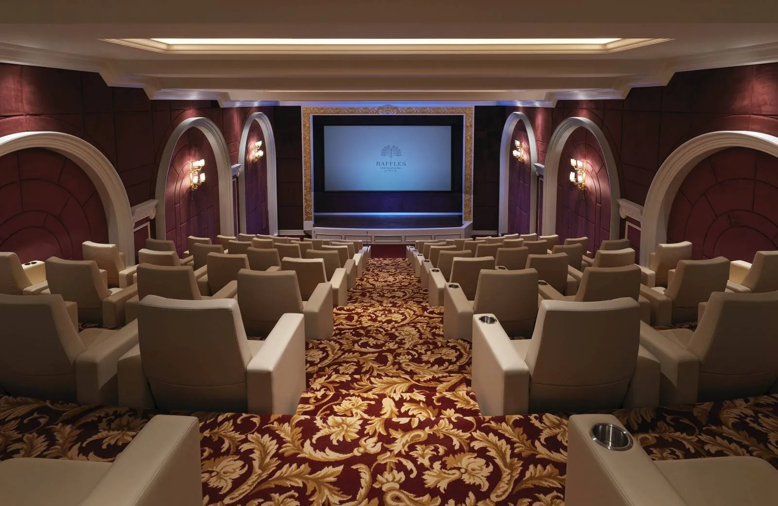 Raffles The Palm Dubai 5*