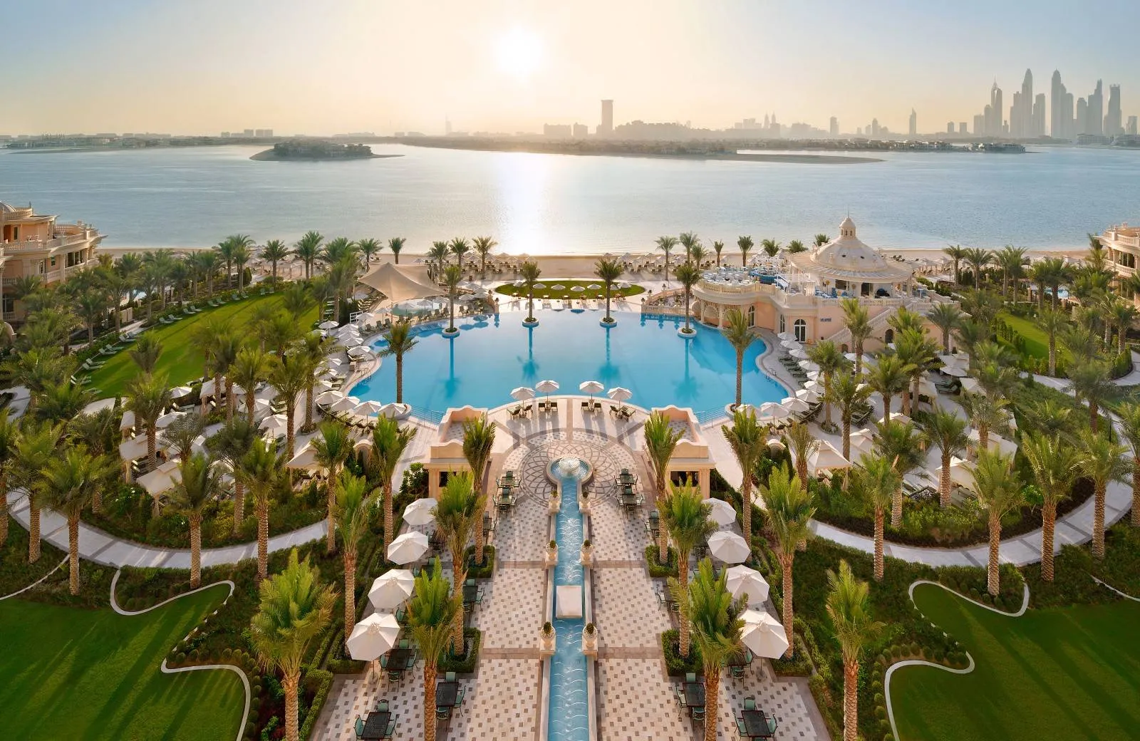 Raffles The Palm Dubai 5*