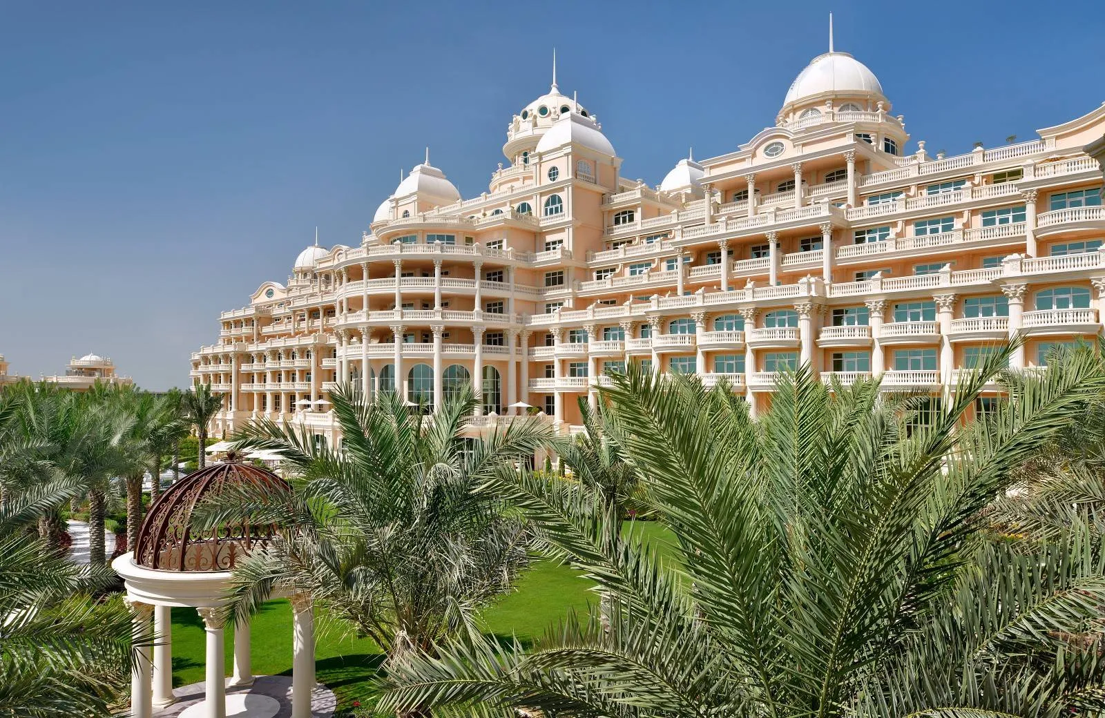 Raffles The Palm Dubai 5*