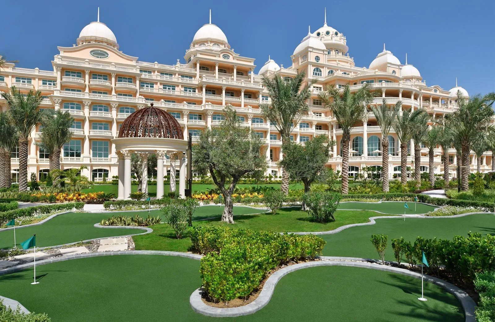 Raffles The Palm Dubai 5*