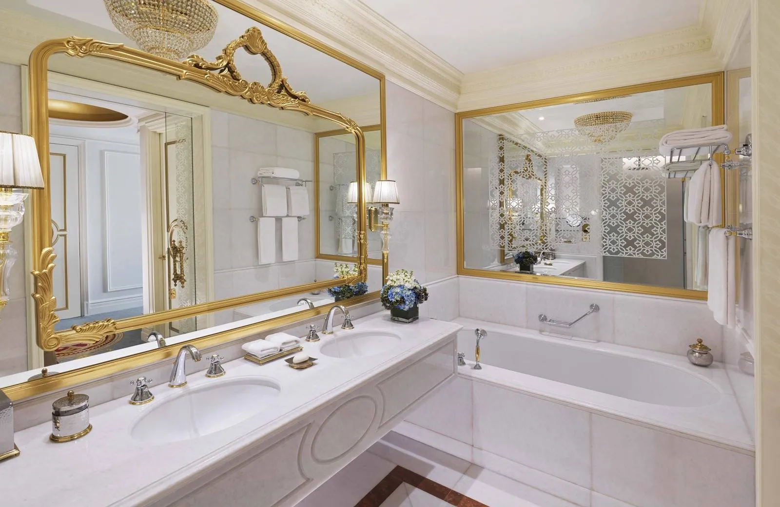 Raffles The Palm Dubai 5*